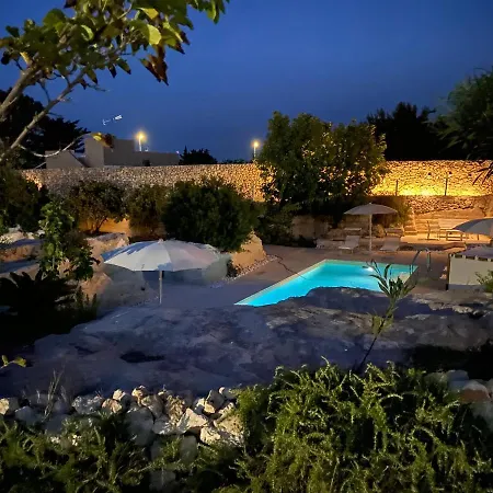 Masseria Gelsi Oda ve Kahvaltı Torre Chianca